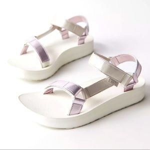 New Teva Midform Universal Shimmer Sandals Urban Outfitters UO 7